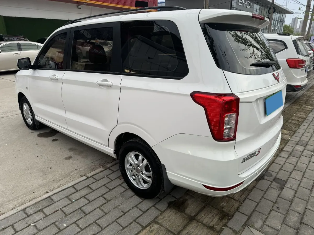 2018 WuLing HongGuang 1.5L 105HP L4 5MT,autocango,china used car exporter,china ev exporter,chinese used car exporter,chinese used ev exporter