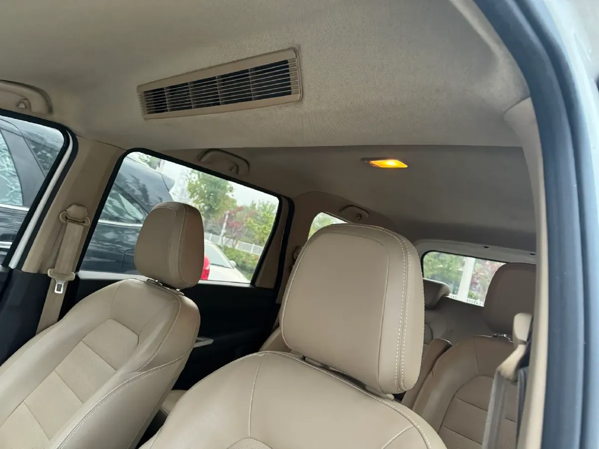 2018 WuLing HongGuang 1.5L 105HP L4 5MT,autocango,china used car exporter,china ev exporter,chinese used car exporter,chinese used ev exporter