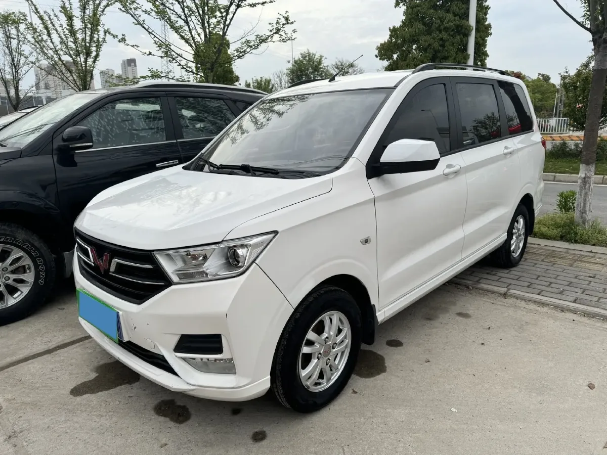 2018 WuLing HongGuang 1.5L 105HP L4 5MT,autocango,china used car exporter,china ev exporter,chinese used car exporter,chinese used ev exporter