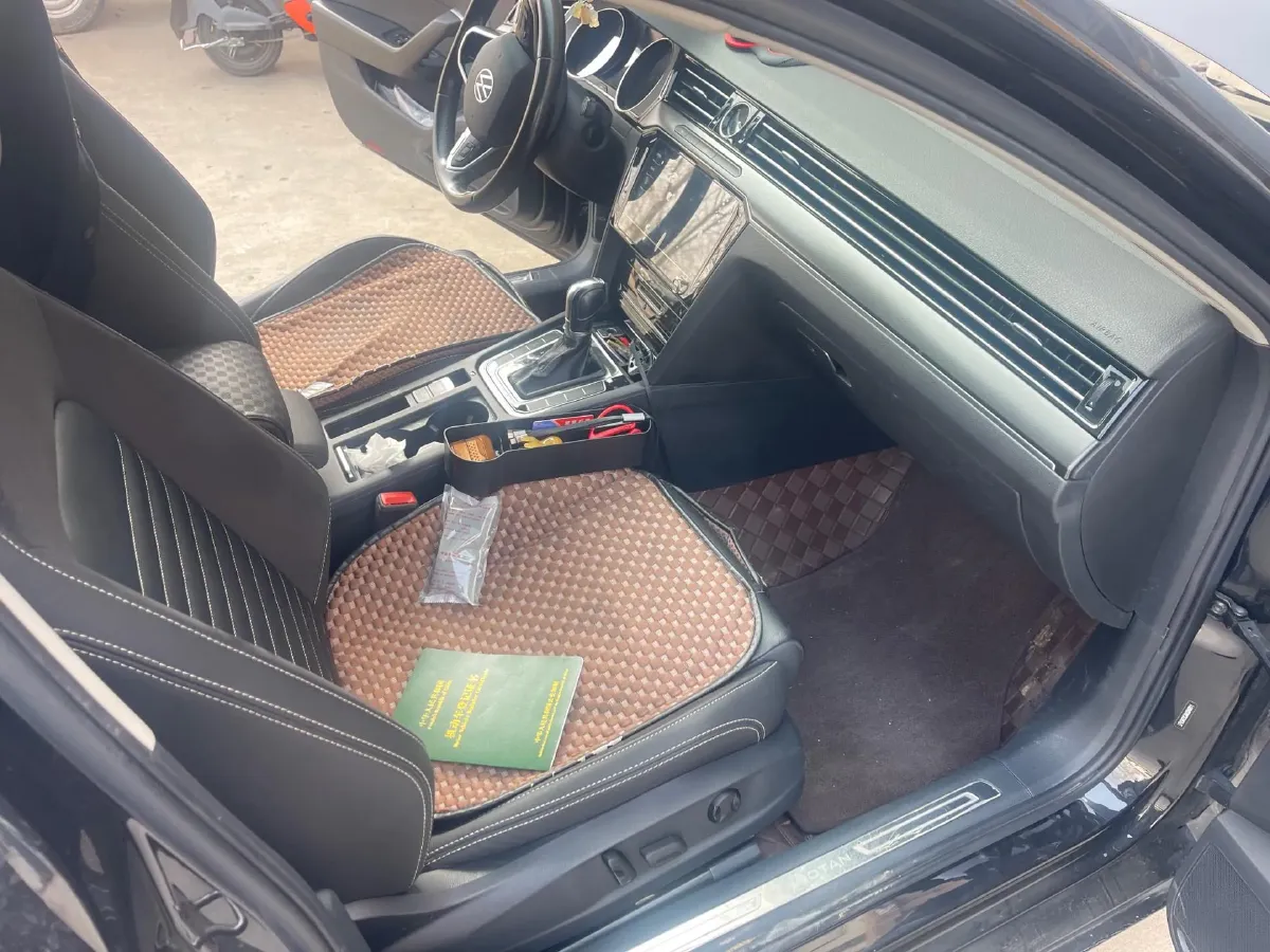 2020 Volkswagen Magotan 2.0T 186HP L4 7DCT,autocango,china used car exporter,china ev exporter,chinese used car exporter,chinese used ev exporter