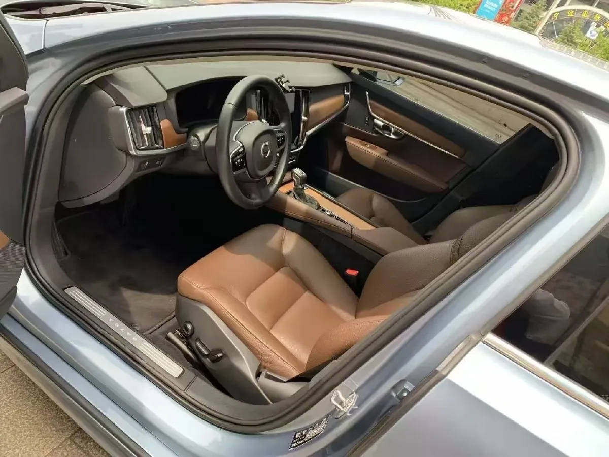 2019 Infiniti Q70 2.0T 211HP L4 7AT,autocango,china used car exporter,china ev exporter,chinese used car exporter,chinese used ev exporter