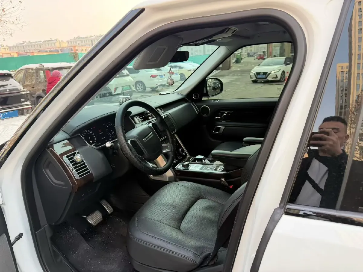 2020 Land Rover Range Rover 3.0T 400HP L6 8AT,autocango,china used car exporter,china ev exporter,chinese used car exporter,chinese used ev exporter