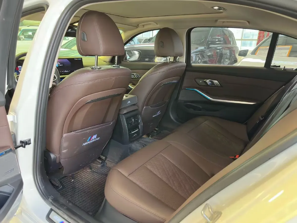 2025 BMW 3 Series 2.0T 245HP L4 8AT,autocango,china used car exporter,china ev exporter,chinese used car exporter,chinese used ev exporter