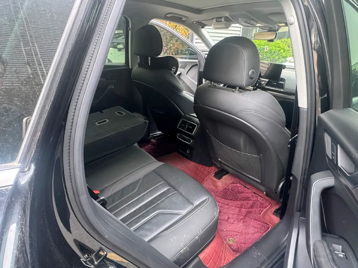 2021 Audi Q5L 2.0T 190HP L4 7DCT,autocango,china used car exporter,china ev exporter,chinese used car exporter,chinese used ev exporter