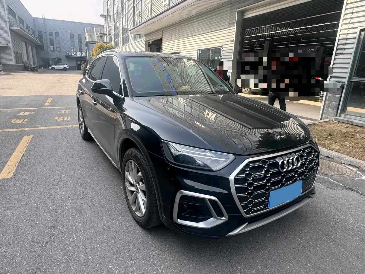 2021 Audi Q5L 2.0T 190HP L4 7DCT,autocango,china used car exporter,china ev exporter,chinese used car exporter,chinese used ev exporter