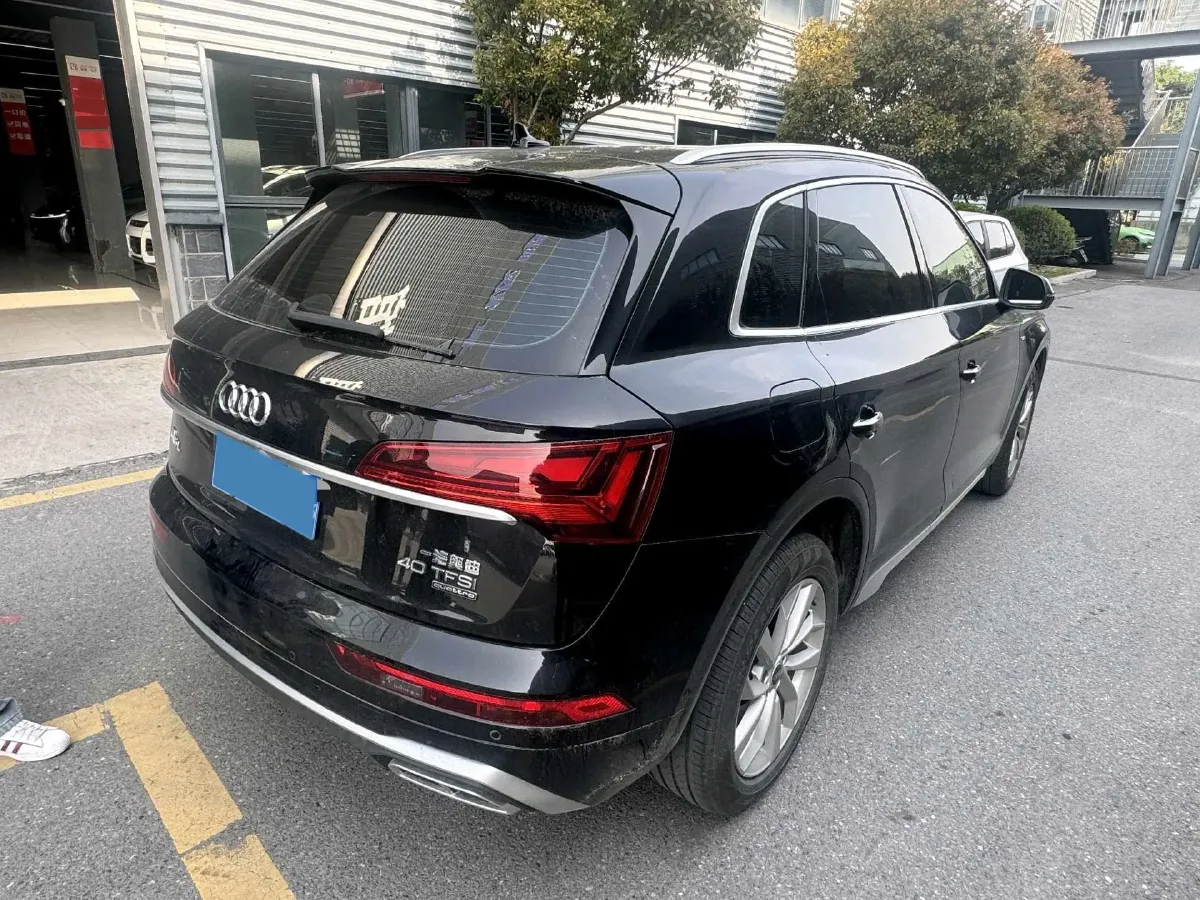2021 Audi Q5L 2.0T 190HP L4 7DCT,autocango,china used car exporter,china ev exporter,chinese used car exporter,chinese used ev exporter