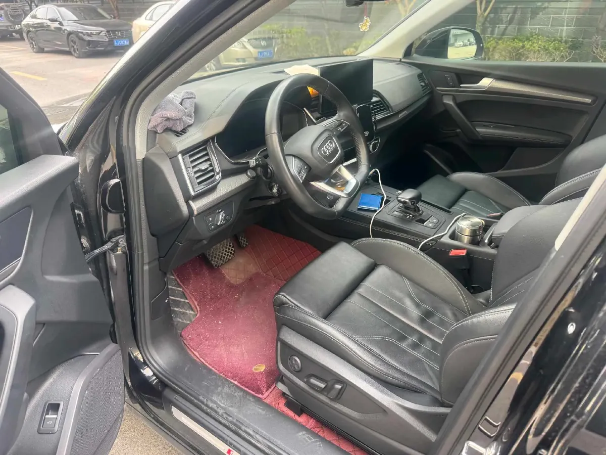 2021 Audi Q5L 2.0T 190HP L4 7DCT,autocango,china used car exporter,china ev exporter,chinese used car exporter,chinese used ev exporter