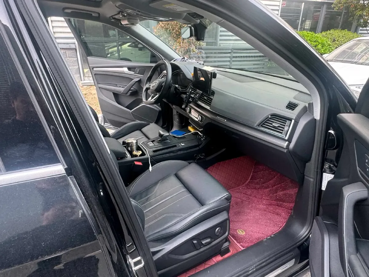 2021 Audi Q5L 2.0T 190HP L4 7DCT,autocango,china used car exporter,china ev exporter,chinese used car exporter,chinese used ev exporter