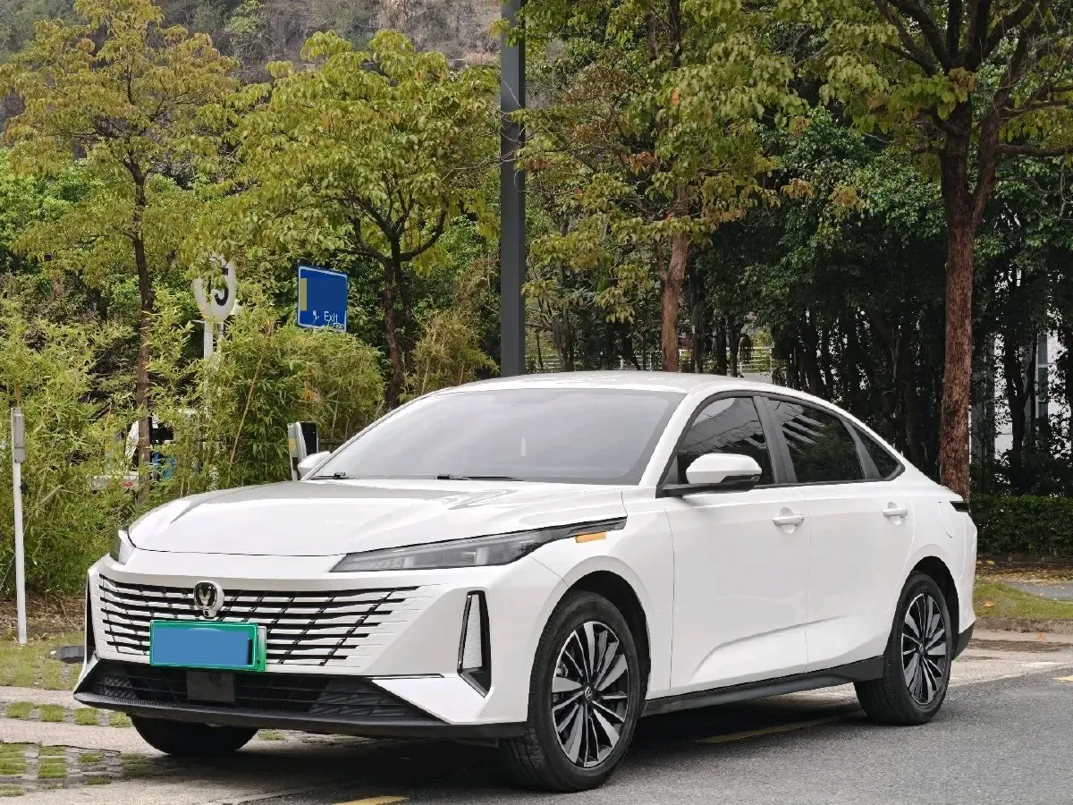 2025 ChangAn EadoPHEV 1.5L 98HP L4 E-CVT PHEV,autocango,china used car exporter,china ev exporter,chinese used car exporter,chinese used ev exporter