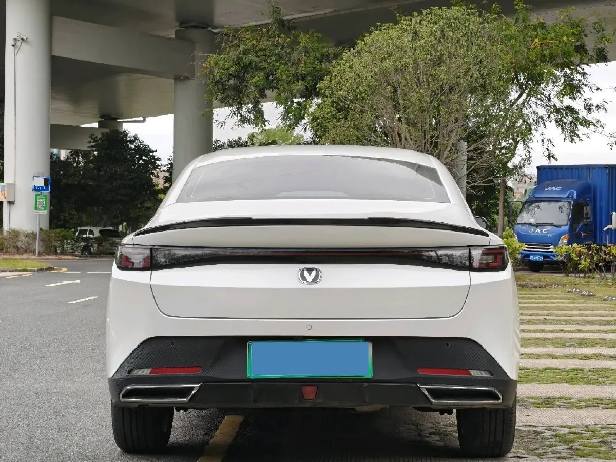 2025 ChangAn EadoPHEV 1.5L 98HP L4 E-CVT PHEV,autocango,china used car exporter,china ev exporter,chinese used car exporter,chinese used ev exporter