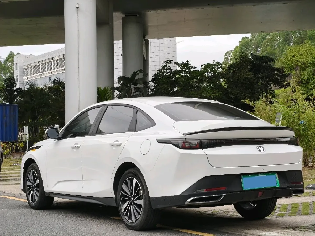 2025 ChangAn EadoPHEV 1.5L 98HP L4 E-CVT PHEV,autocango,china used car exporter,china ev exporter,chinese used car exporter,chinese used ev exporter