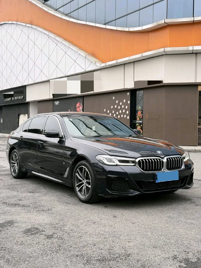 2022 BMW 5 Series 2.0T 184HP L4 8AT,autocango,china used car exporter,china ev exporter,chinese used car exporter,chinese used ev exporter
