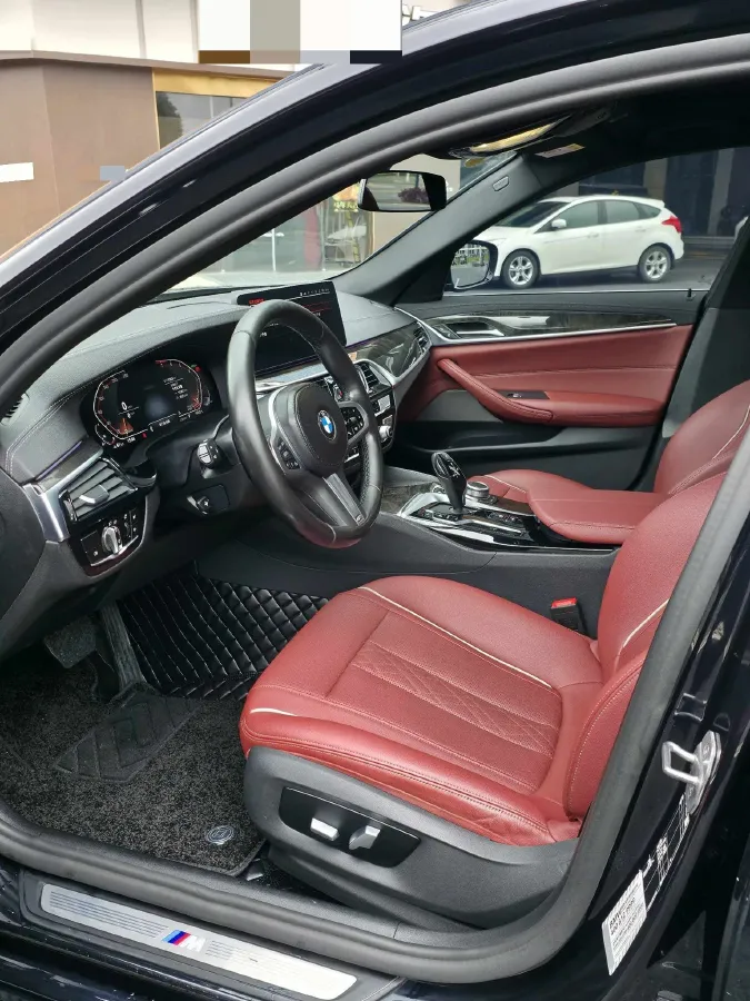 2022 BMW 5 Series 2.0T 184HP L4 8AT,autocango,china used car exporter,china ev exporter,chinese used car exporter,chinese used ev exporter