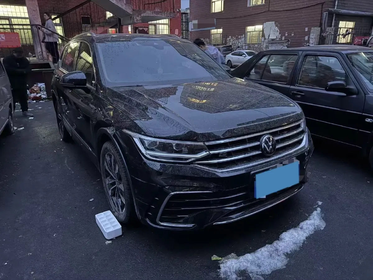 2023 Volkswagen Tiguan L 2.0T 186HP L4 7DCT,autocango,china used car exporter,china ev exporter,chinese used car exporter,chinese used ev exporter