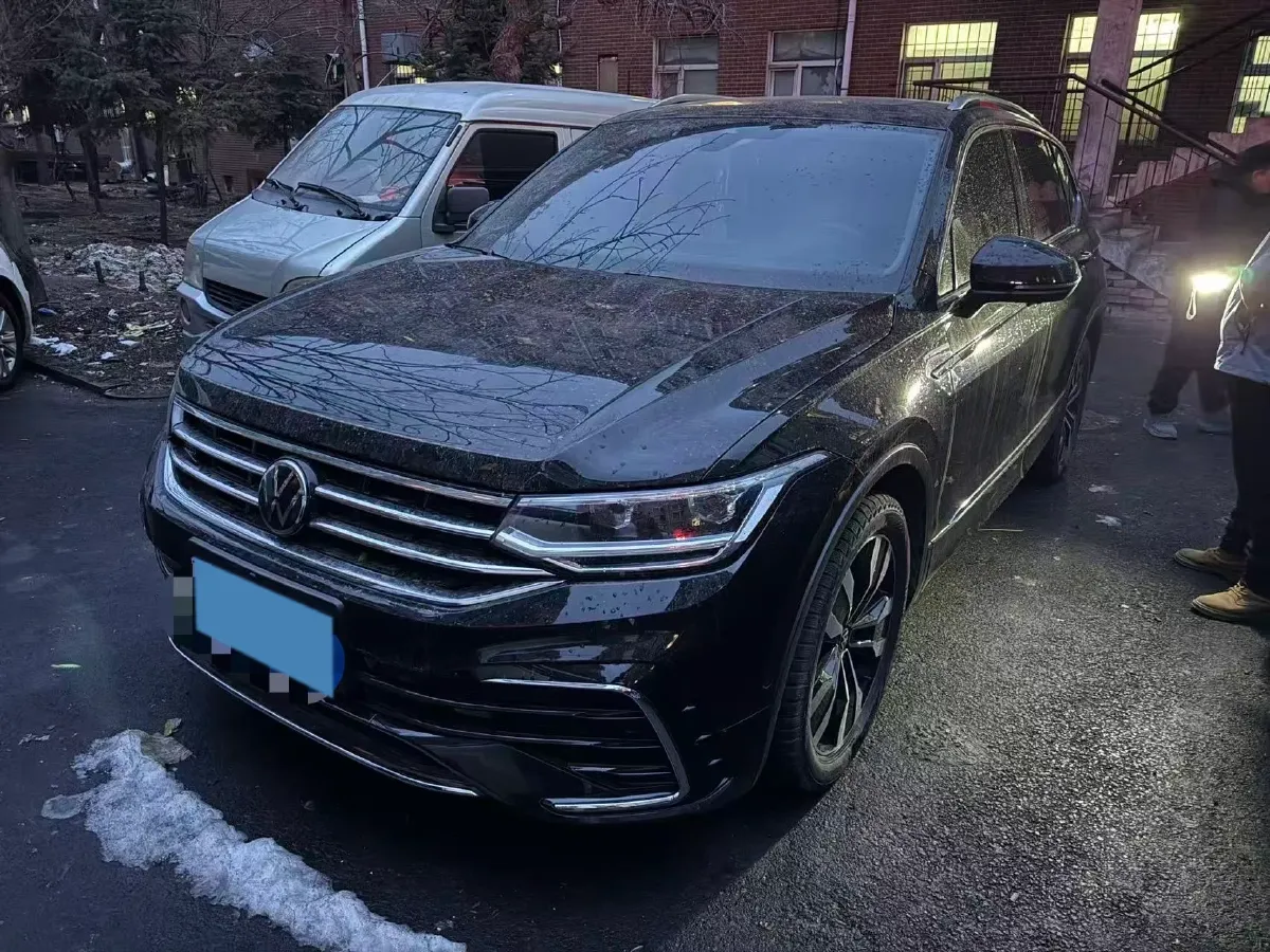 2023 Volkswagen Tiguan L 2.0T 186HP L4 7DCT,autocango,china used car exporter,china ev exporter,chinese used car exporter,chinese used ev exporter
