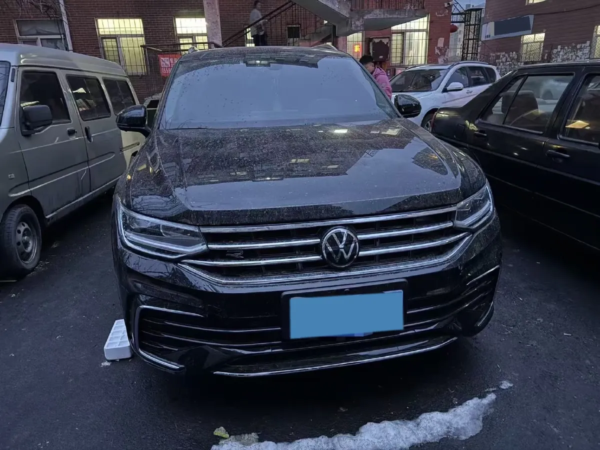 2023 Volkswagen Tiguan L 2.0T 186HP L4 7DCT,autocango,china used car exporter,china ev exporter,chinese used car exporter,chinese used ev exporter