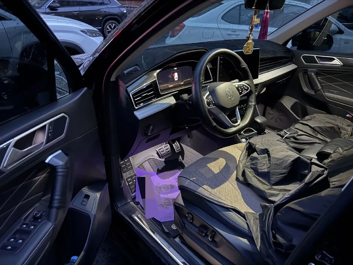 2023 Volkswagen Tiguan L 2.0T 186HP L4 7DCT,autocango,china used car exporter,china ev exporter,chinese used car exporter,chinese used ev exporter