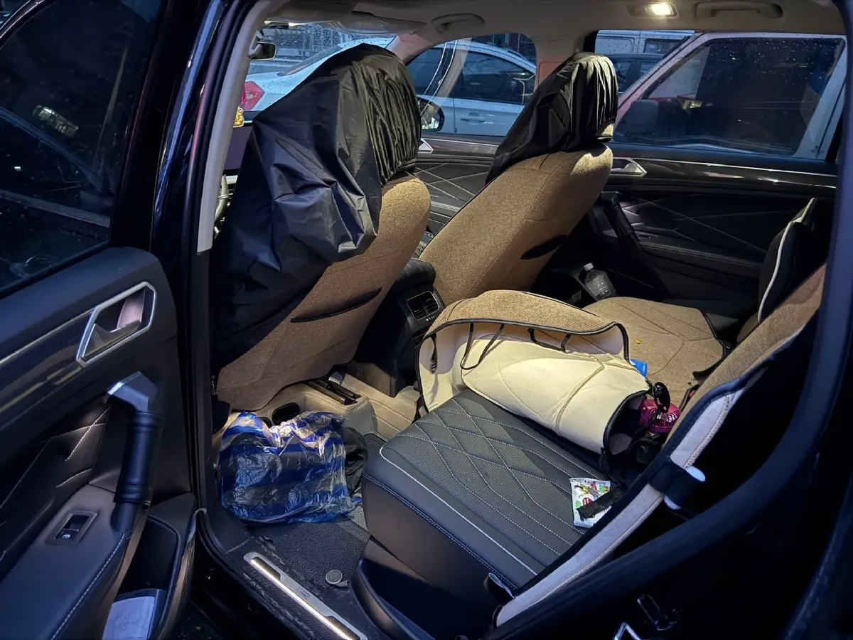 2023 Volkswagen Tiguan L 2.0T 186HP L4 7DCT,autocango,china used car exporter,china ev exporter,chinese used car exporter,chinese used ev exporter