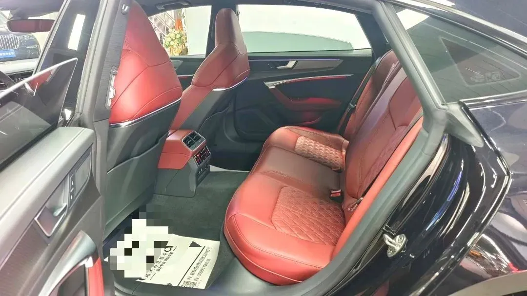 2024 Audi A7L 2.0T 245HP L4 7DCT,autocango,china used car exporter,china ev exporter,chinese used car exporter,chinese used ev exporter