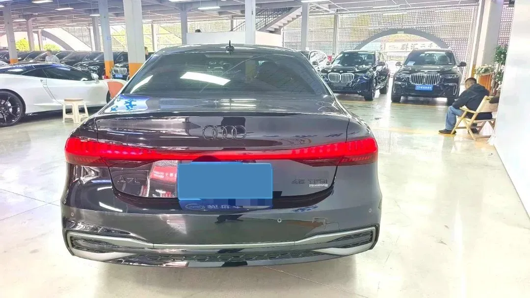 2024 Audi A7L 2.0T 245HP L4 7DCT,autocango,china used car exporter,china ev exporter,chinese used car exporter,chinese used ev exporter
