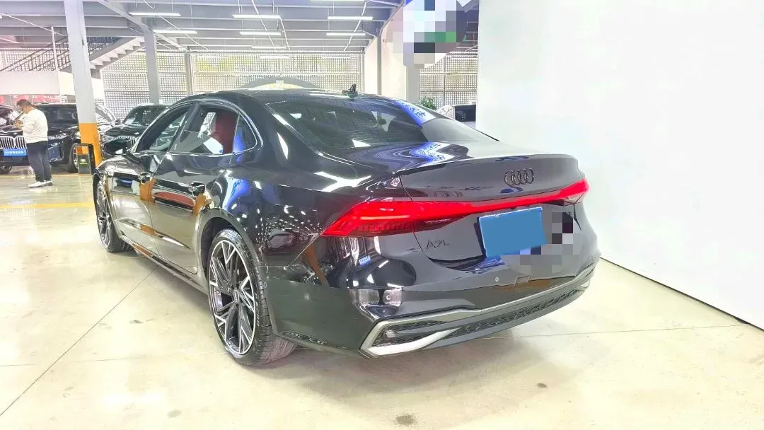 2024 Audi A7L 2.0T 245HP L4 7DCT,autocango,china used car exporter,china ev exporter,chinese used car exporter,chinese used ev exporter