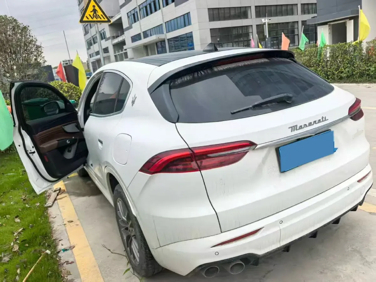2023 Maserati Grecale 2.0T 300HP L4 8AT,autocango,china used car exporter,china ev exporter,chinese used car exporter,chinese used ev exporter