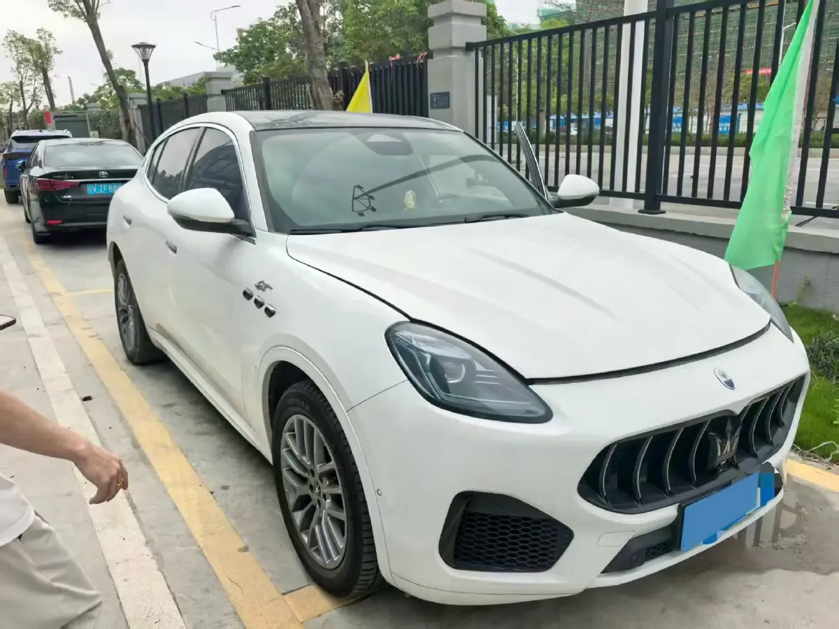 2023 Maserati Grecale 2.0T 300HP L4 8AT,autocango,china used car exporter,china ev exporter,chinese used car exporter,chinese used ev exporter