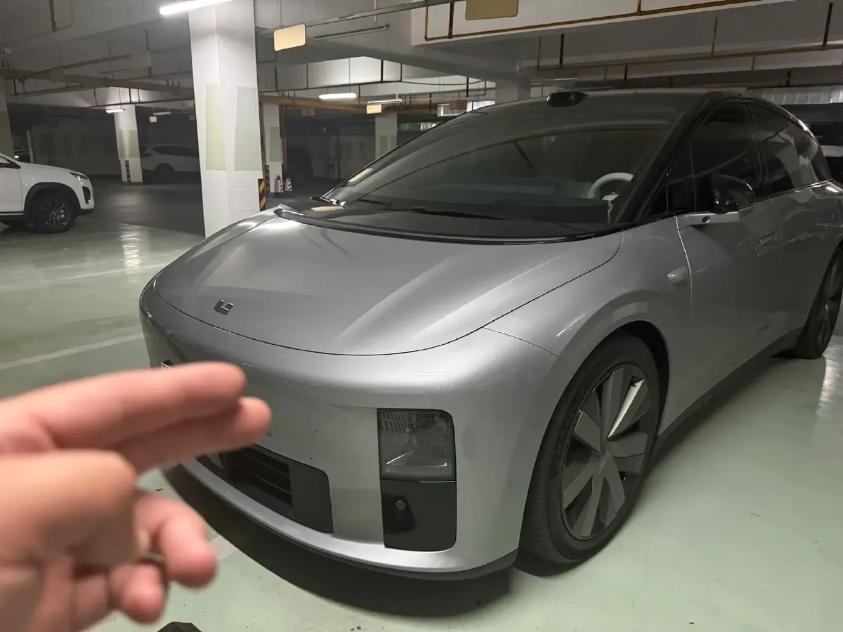 2025 Li i6 BEV,autocango,china used car exporter,china ev exporter,chinese used car exporter,chinese used ev exporter