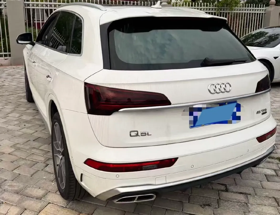 2022 Audi Q5L 2.0T 252HP L4 7DCT,autocango,china used car exporter,china ev exporter,chinese used car exporter,chinese used ev exporter
