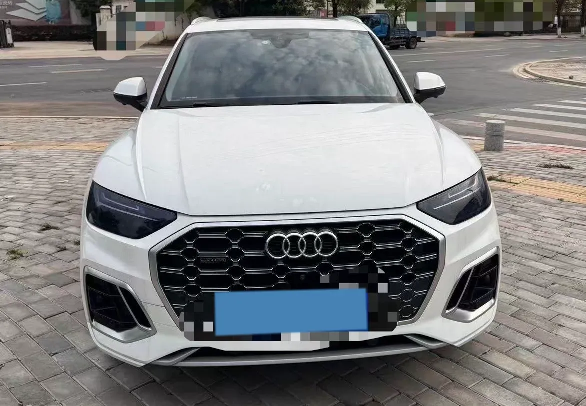 2022 Audi Q5L 2.0T 252HP L4 7DCT,autocango,china used car exporter,china ev exporter,chinese used car exporter,chinese used ev exporter
