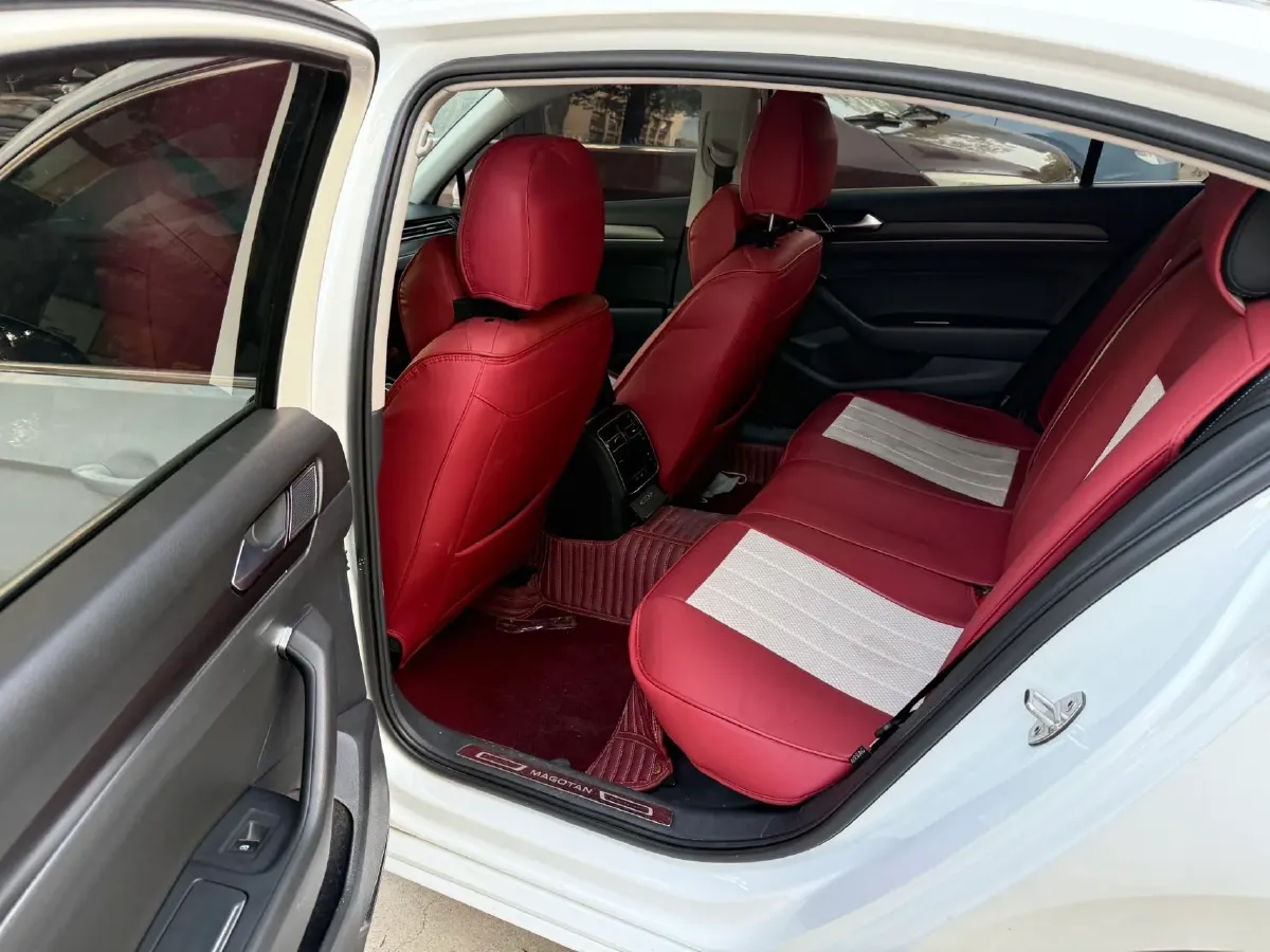 2020 Volkswagen Magotan 2.0T 186HP L4 7DCT,autocango,china used car exporter,china ev exporter,chinese used car exporter,chinese used ev exporter