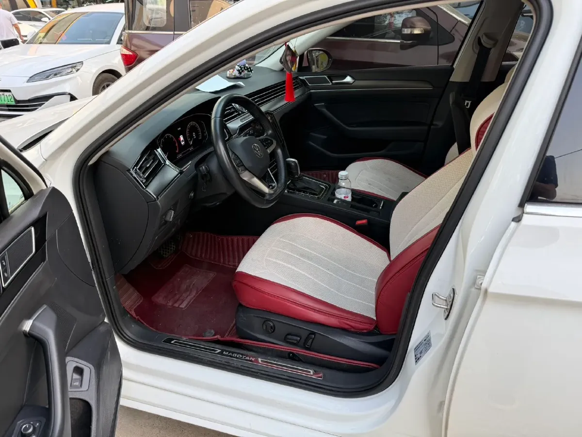 2020 Volkswagen Magotan 2.0T 186HP L4 7DCT,autocango,china used car exporter,china ev exporter,chinese used car exporter,chinese used ev exporter