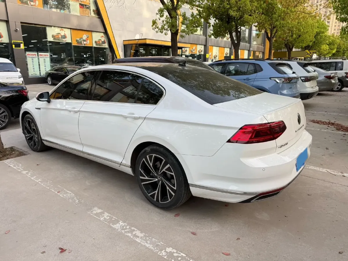 2020 Volkswagen Magotan 2.0T 186HP L4 7DCT,autocango,china used car exporter,china ev exporter,chinese used car exporter,chinese used ev exporter