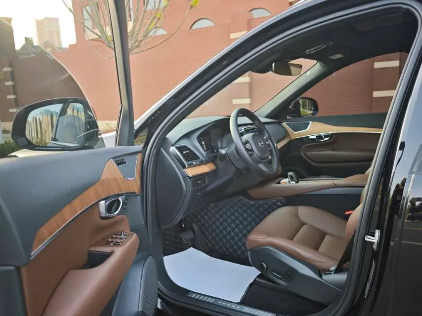 2024 Volvo XC90 2.0T 250HP L4 8AT,autocango,china used car exporter,china ev exporter,chinese used car exporter,chinese used ev exporter