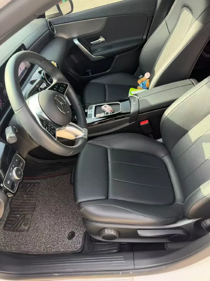 2023 Mercedes-Benz A Class 1.3T 136HP L4 7DCT,autocango,china used car exporter,china ev exporter,chinese used car exporter,chinese used ev exporter