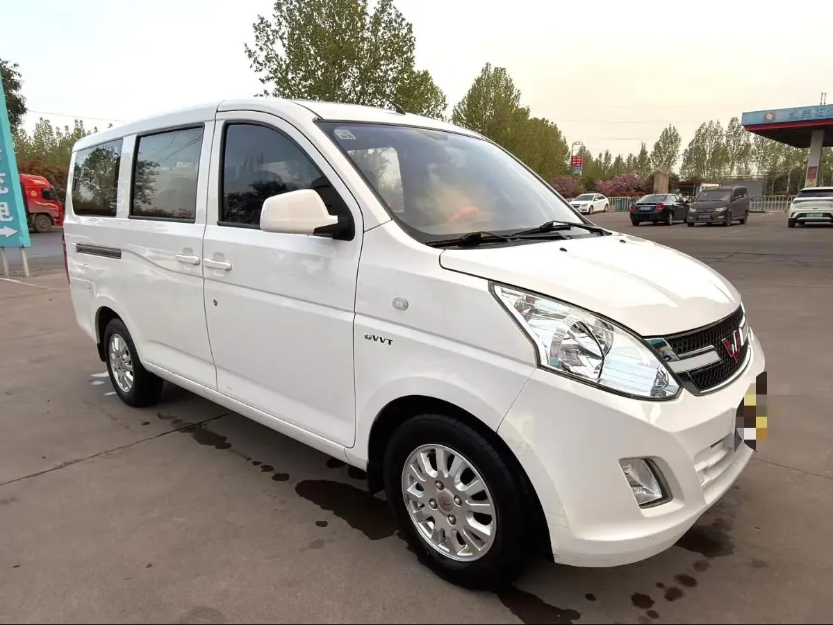 2019 WuLing RongGuang V 1.5L 99HP L4 6MT,autocango,china used car exporter,china ev exporter,chinese used car exporter,chinese used ev exporter