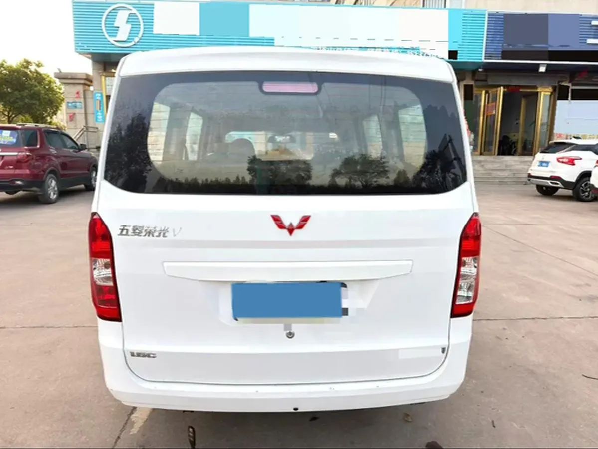 2019 WuLing RongGuang V 1.5L 99HP L4 6MT,autocango,china used car exporter,china ev exporter,chinese used car exporter,chinese used ev exporter