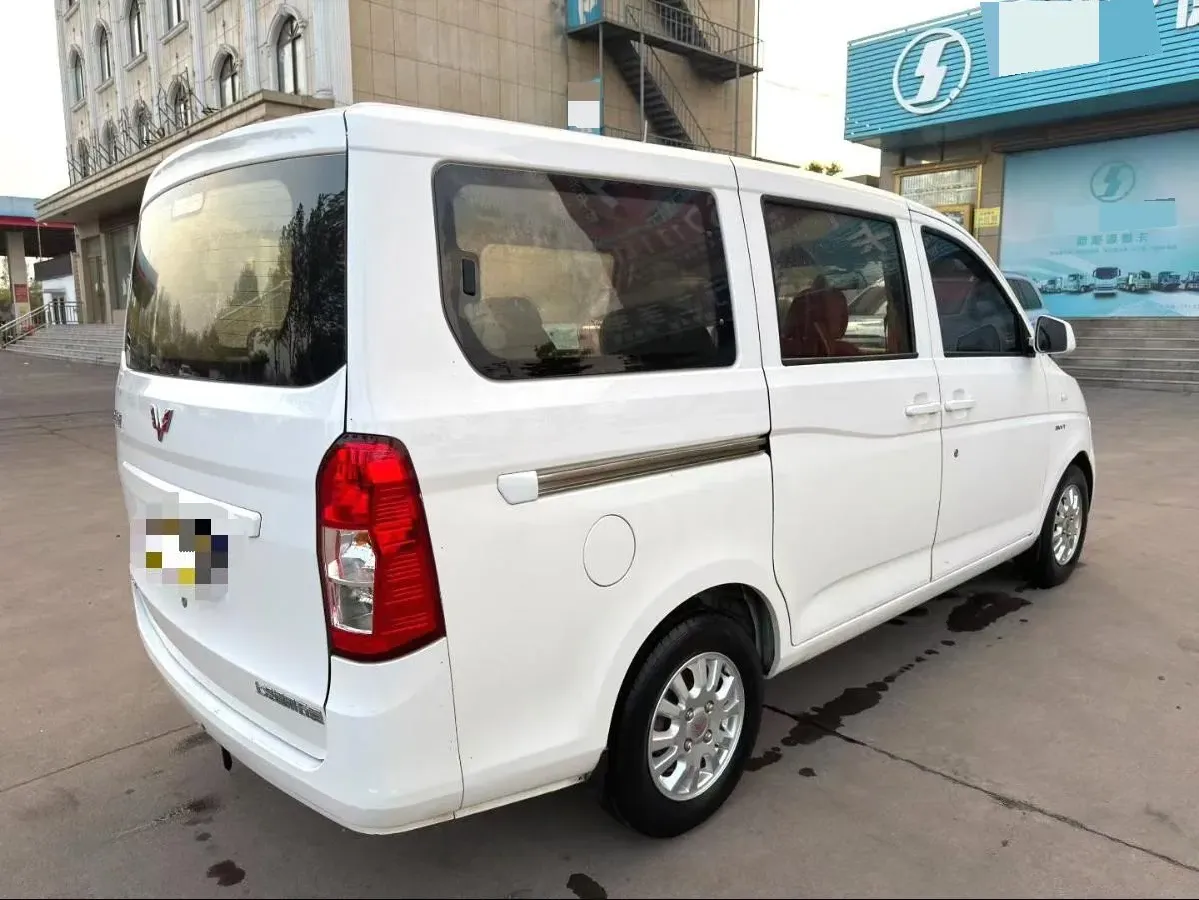 2019 WuLing RongGuang V 1.5L 99HP L4 6MT,autocango,china used car exporter,china ev exporter,chinese used car exporter,chinese used ev exporter