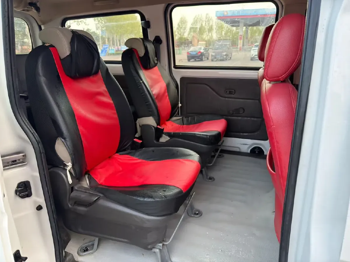 2019 WuLing RongGuang V 1.5L 99HP L4 6MT,autocango,china used car exporter,china ev exporter,chinese used car exporter,chinese used ev exporter
