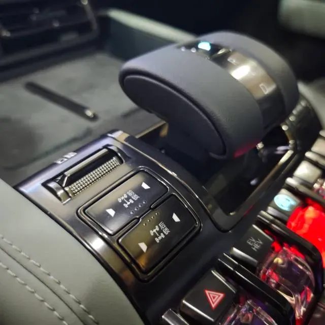 2023 Toyota Crown Kluger 2.5L 189HP L4 E-CVT Hybrid,autocango,china used car exporter,china ev exporter,chinese used car exporter,chinese used ev exporter