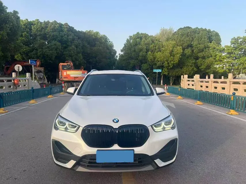 2022 BMW X1 2.0T 192HP L4 7DCT,autocango,china used car exporter,china ev exporter,chinese used car exporter,chinese used ev exporter