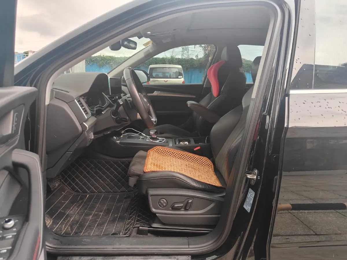 2020 Audi Q5L 2.0T 252HP L4 7DCT,autocango,china used car exporter,china ev exporter,chinese used car exporter,chinese used ev exporter