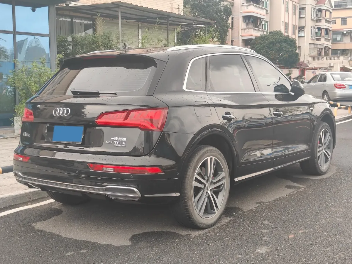 2020 Audi Q5L 2.0T 252HP L4 7DCT,autocango,china used car exporter,china ev exporter,chinese used car exporter,chinese used ev exporter