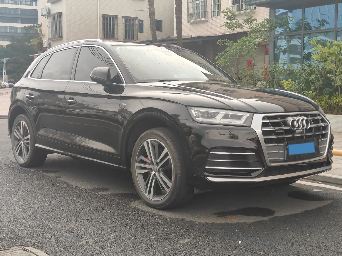 2020 Audi Q5L 2.0T 252HP L4 7DCT,autocango,china used car exporter,china ev exporter,chinese used car exporter,chinese used ev exporter