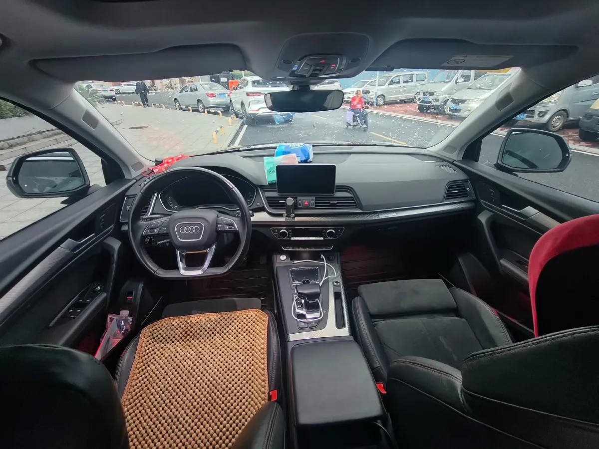 2020 Audi Q5L 2.0T 252HP L4 7DCT,autocango,china used car exporter,china ev exporter,chinese used car exporter,chinese used ev exporter