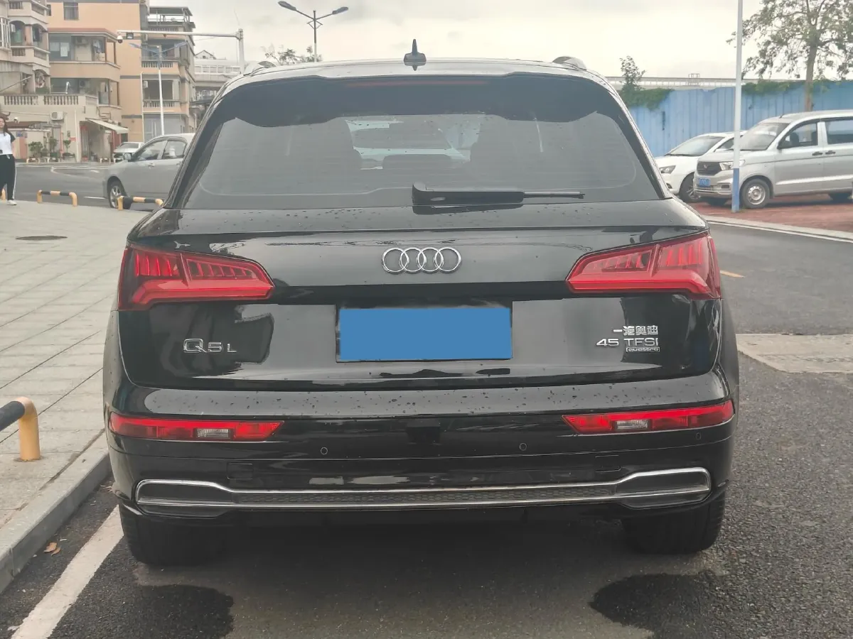 2020 Audi Q5L 2.0T 252HP L4 7DCT,autocango,china used car exporter,china ev exporter,chinese used car exporter,chinese used ev exporter