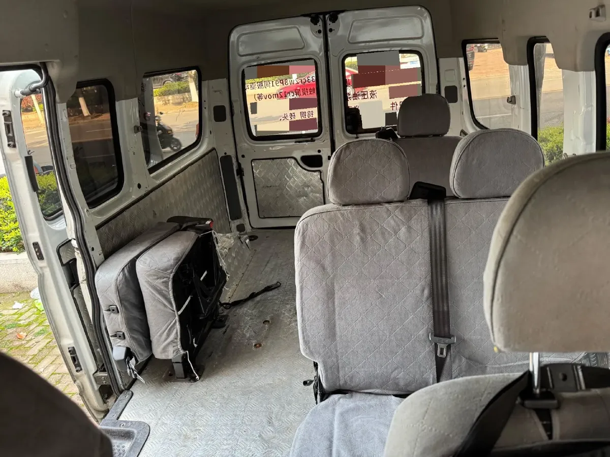 2023 MAXUS XinTu V80 2.0T 139HP L4 6MT,autocango,china used car exporter,china ev exporter,chinese used car exporter,chinese used ev exporter