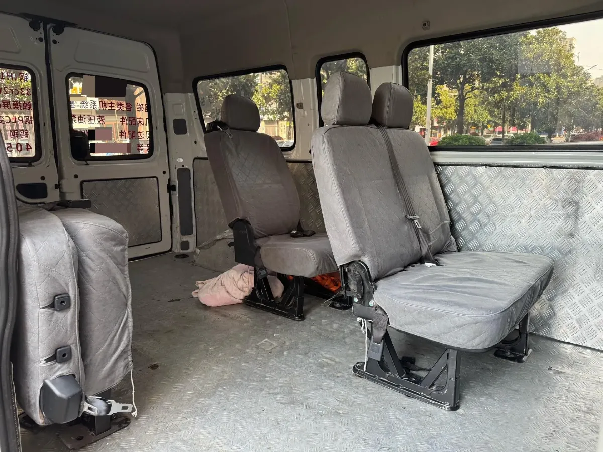 2023 MAXUS XinTu V80 2.0T 139HP L4 6MT,autocango,china used car exporter,china ev exporter,chinese used car exporter,chinese used ev exporter