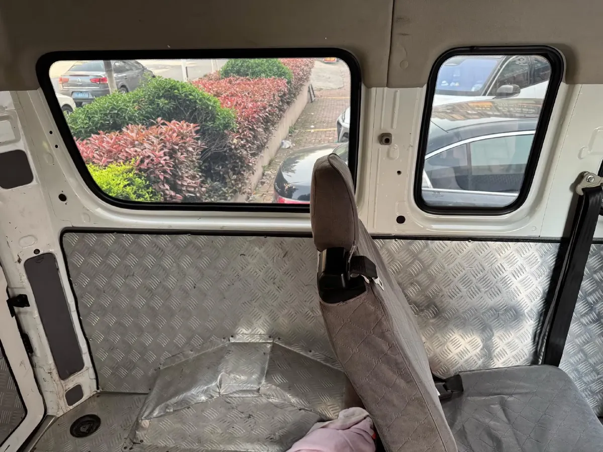 2023 MAXUS XinTu V80 2.0T 139HP L4 6MT,autocango,china used car exporter,china ev exporter,chinese used car exporter,chinese used ev exporter