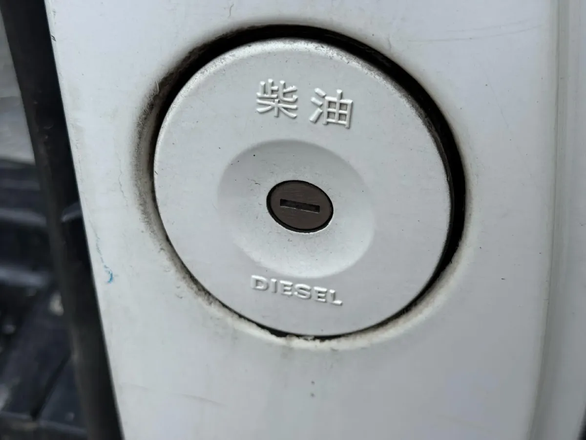 2023 MAXUS XinTu V80 2.0T 139HP L4 6MT,autocango,china used car exporter,china ev exporter,chinese used car exporter,chinese used ev exporter